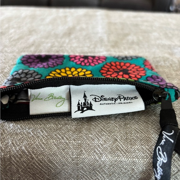 Vera Bradley Disney CC Holder RARE!NWOT - Picture 5 of 5